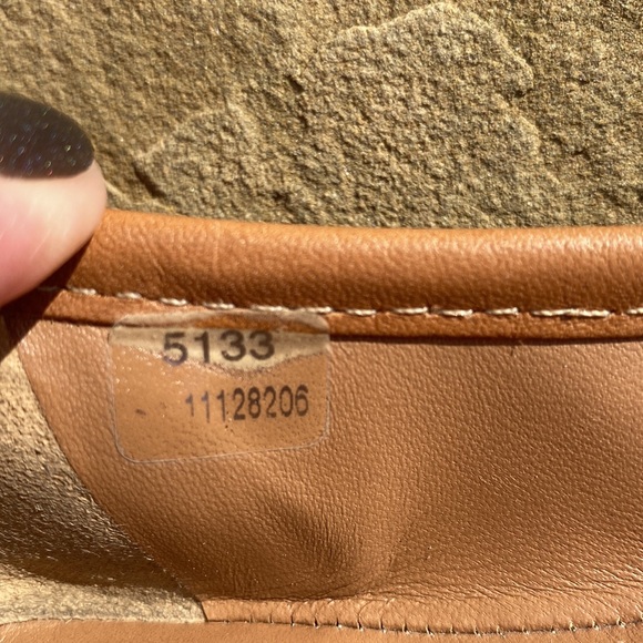 Tory Burch patent tan flats - Picture 9 of 12